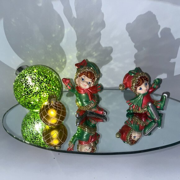 Vintage hand painted holly berry Christmas Ice Skater Girls on pond lighted OOAK - Picture 1 of 14